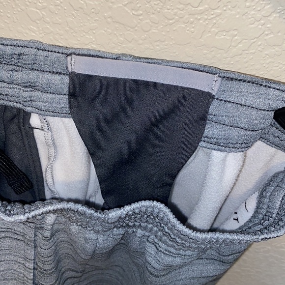 Nike Dri-Fit 7 inch inseam Shorts - Picture 5 of 5